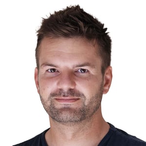 hholmes-emea HEADHSOT